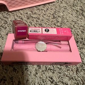 Jeffree star bundle. Mascara, liquid lipstick and velvet trap